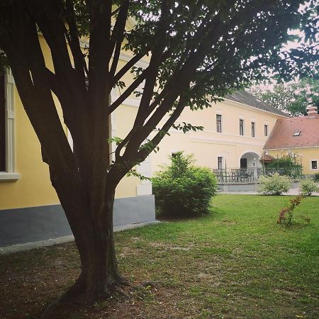 Korona Szallo Sárvár Extérieur photo