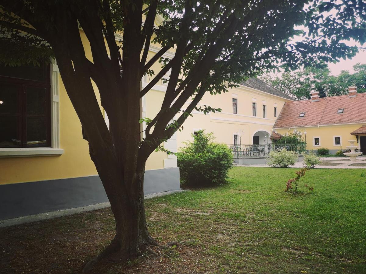 Korona Szallo Sárvár Extérieur photo